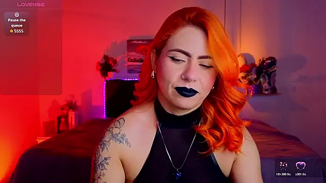 Snapshot of Dulce_charlottee chatting on 10/26/25, 12:11 Dulce charlottee online show from 10/26/25, 12:11