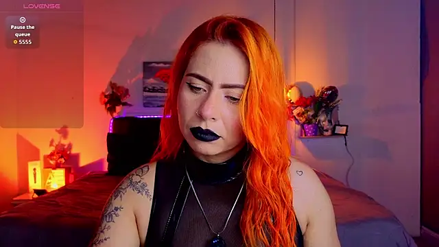 Snapshot of Dulce_charlottee chatting on 10/28/25, 08:11 Dulce charlottee online show from 10/28/25, 08:11