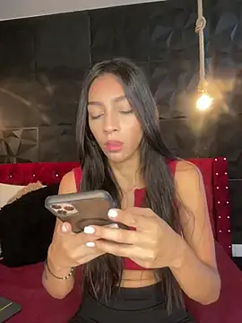 Snapshot of Ema_azel chatting on 12/10/24, 01:11 Ema azel online show from 12/10/24, 01:11