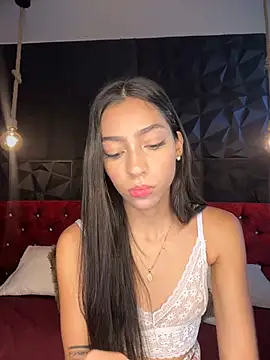 Snapshot of Ema_azel chatting on 12/18/24, 01:34 Ema azel online show from 12/18/24, 01:34