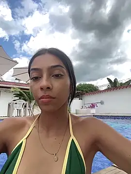 Snapshot of Ema_azel chatting on 01/17/25, 04:15 Ema azel online show from 01/17/25, 04:15