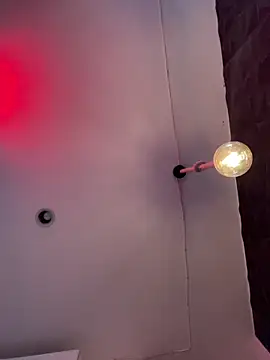 Snapshot of Ema_azel chatting on 10/11/25, 01:31 Ema azel online show from 10/11/25, 01:31