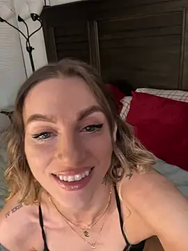 Snapshot of BrattyBae_xo chatting on 03/09/25, 11:03 BrattyBae xo online show from 03/09/25, 11:03