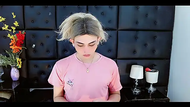 Daniela Pink  online show from 02/25/26, 07:45