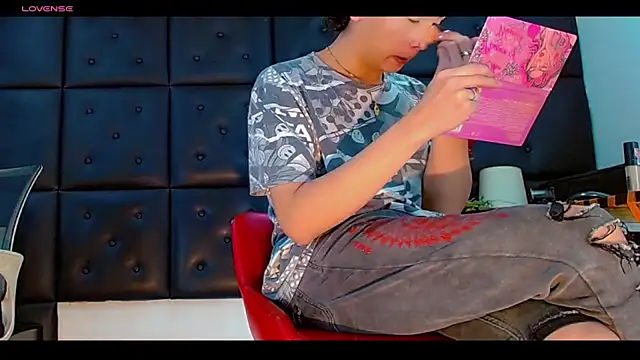 Snapshot of Daniela_Pink_ chatting on 07/14/26, 06:57 Daniela Pink online show from 07/14/26, 06:57