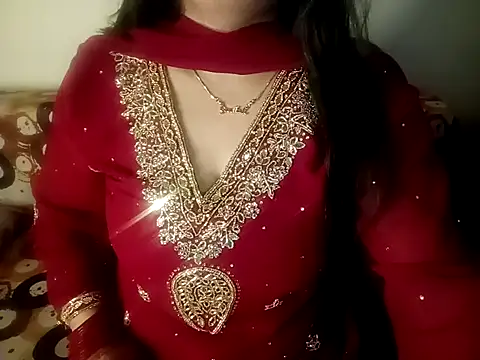 Snapshot of shuhana_ chatting on 10/12/25, 12:53 shuhana online show from 10/12/25, 12:53