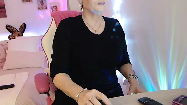Snapshot of aubade246 chatting on 01/10/25, 01:31 aubade246 online show from 01/10/25, 01:31