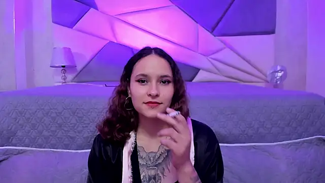 AnnyThompson  online show from 02/06/25, 12:43