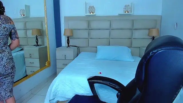 AnnyThompson  online show from 09/20/25, 09:05