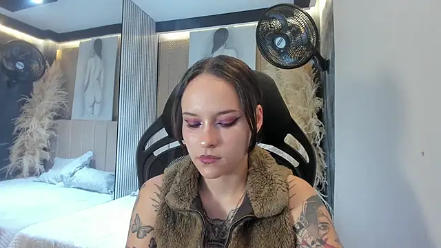 AnnyThompson  online show from 03/27/26, 10:53