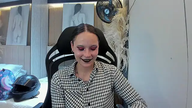 AnnyThompson  online show from 03/28/26, 11:04