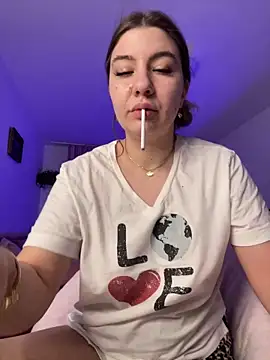 xqueenyasmine online show from 12/10/24, 11:40