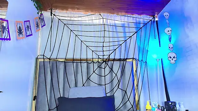 Snapshot of Zoe_Curvy chatting on 10/26/25, 12:22 Zoe Curvy online show from 10/26/25, 12:22