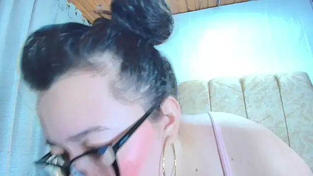 Snapshot of Zoe_Curvy chatting on 11/07/25, 12:27 Zoe Curvy online show from 11/07/25, 12:27