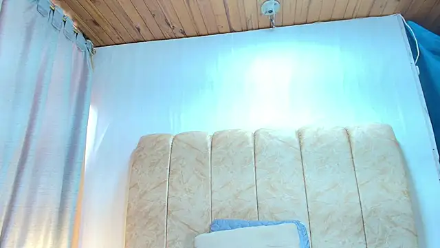 Snapshot of Zoe_Curvy chatting on 11/09/25, 12:58 Zoe Curvy online show from 11/09/25, 12:58