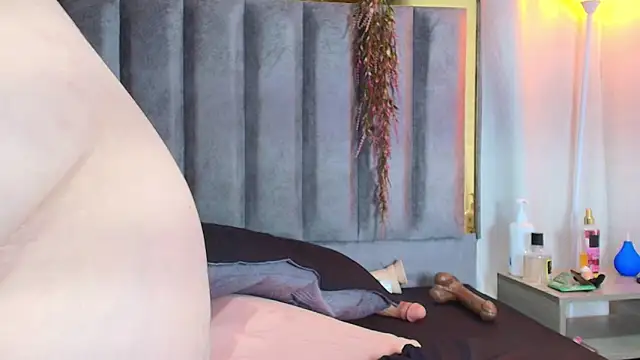 Zoe Curvy online show from 02/14/26, 12:51