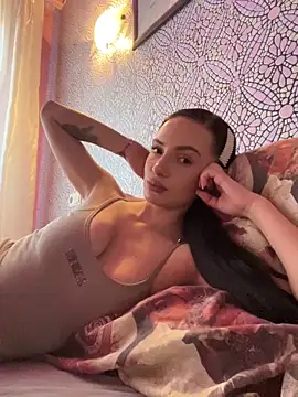 Kristis43 online show from 04/28/26, 03:50