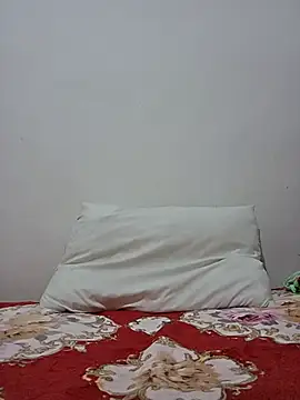Snapshot of altinya chatting on 06/15/26, 11:29 altinya online show from 06/15/26, 11:29