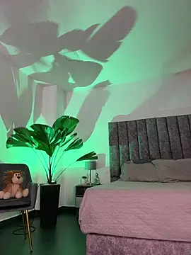 milaivanova online show from 11/17/25, 12:44