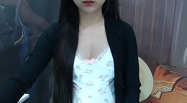 Snapshot of KaleAnisa chatting on 02/19/25, 03:06 KaleAnisa online show from 02/19/25, 03:06