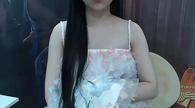 Snapshot of KaleAnisa chatting on 03/08/25, 10:43 KaleAnisa online show from 03/08/25, 10:43