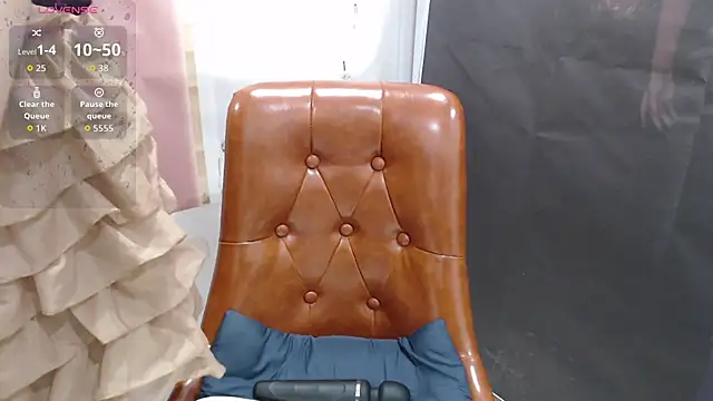Snapshot of KaleAnisa chatting on 09/27/25, 01:32 KaleAnisa online show from 09/27/25, 01:32