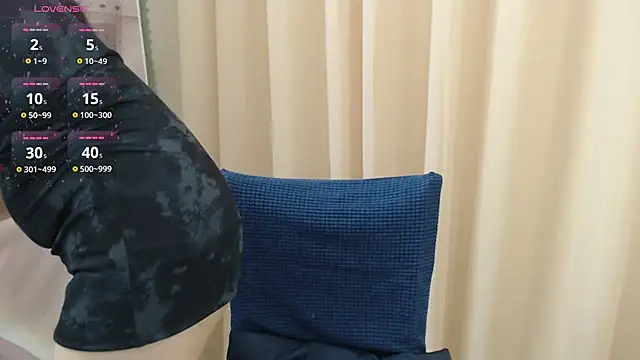 Snapshot of KaleAnisa chatting on 10/15/25, 01:28 KaleAnisa online show from 10/15/25, 01:28