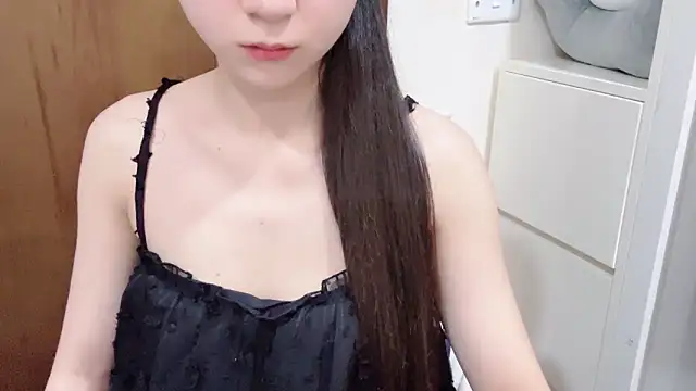 Snapshot of KaleAnisa chatting on 05/27/26, 01:24 KaleAnisa online show from 05/27/26, 01:24