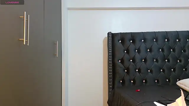 online bestie online show from 02/10/25, 08:42