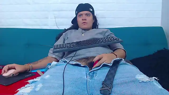 Snapshot of snowflake_xxx chatting on 01/22/25, 10:05 snowflake xxx online show from 01/22/25, 10:05