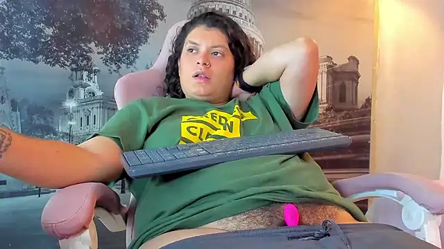 Snapshot of snowflake_xxx chatting on 09/25/25, 03:27 snowflake xxx online show from 09/25/25, 03:27