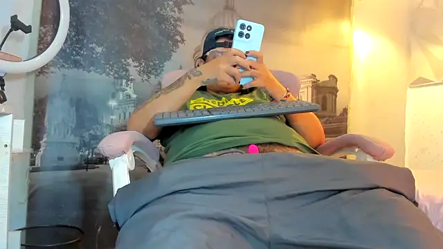 Snapshot of snowflake_xxx chatting on 10/05/25, 02:26 snowflake xxx online show from 10/05/25, 02:26