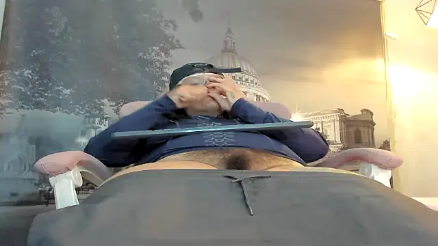 Snapshot of snowflake_xxx chatting on 10/07/25, 02:31 snowflake xxx online show from 10/07/25, 02:31