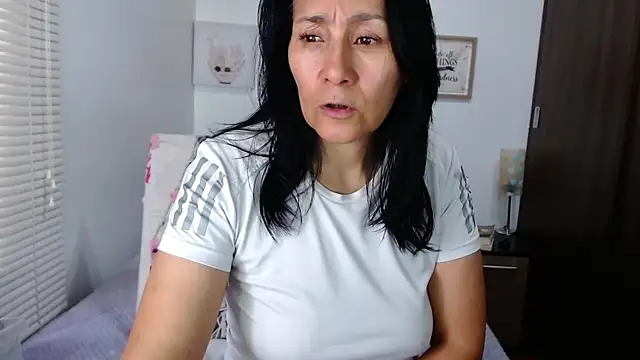 Maira B online show from 04/16/26, 06:19