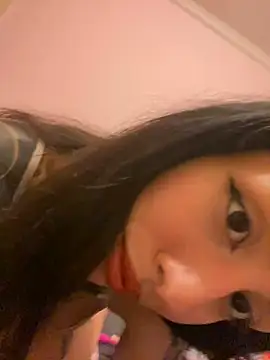 Snapshot of plantitasuwu chatting on 01/19/25, 05:05 plantitasuwu online show from 01/19/25, 05:05