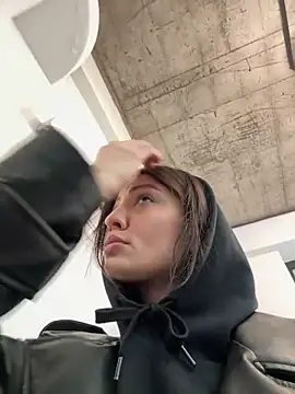 Snapshot of BabeRainbow chatting on 01/10/25, 09:13 BabeRainbow online show from 01/10/25, 09:13