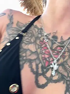 Snapshot of BabeRainbow chatting on 01/24/25, 09:06 BabeRainbow online show from 01/24/25, 09:06