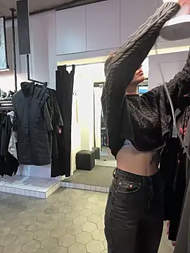 Snapshot of BabeRainbow chatting on 02/23/25, 01:32 BabeRainbow online show from 02/23/25, 01:32