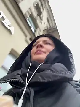 Snapshot of BabeRainbow chatting on 11/07/25, 10:37 BabeRainbow online show from 11/07/25, 10:37