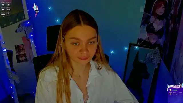 Snapshot of Molly_sweetie chatting on 12/17/24, 10:12 Molly sweetie online show from 12/17/24, 10:12