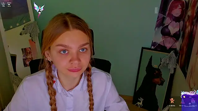 Snapshot of Molly_sweetie chatting on 12/19/24, 07:18 Molly sweetie online show from 12/19/24, 07:18