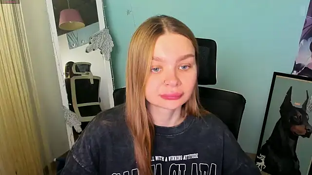 Snapshot of Molly_sweetie chatting on 12/24/24, 06:55 Molly sweetie online show from 12/24/24, 06:55