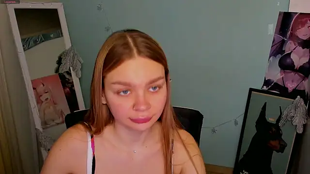 Snapshot of Molly_sweetie chatting on 12/30/24, 06:42 Molly sweetie online show from 12/30/24, 06:42