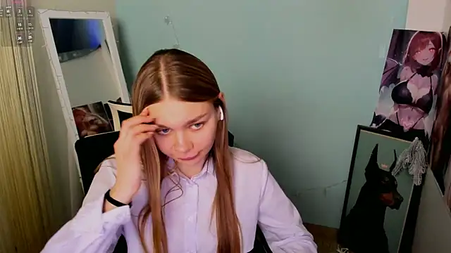 Snapshot of Molly_sweetie chatting on 01/07/25, 10:01 Molly sweetie online show from 01/07/25, 10:01