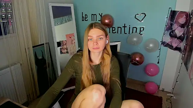 Snapshot of Molly_sweetie chatting on 02/18/25, 10:05 Molly sweetie online show from 02/18/25, 10:05