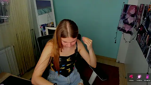 Snapshot of Molly_sweetie chatting on 02/26/25, 10:04 Molly sweetie online show from 02/26/25, 10:04