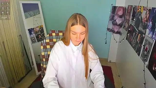 Snapshot of Molly_sweetie chatting on 03/04/25, 10:02 Molly sweetie online show from 03/04/25, 10:02