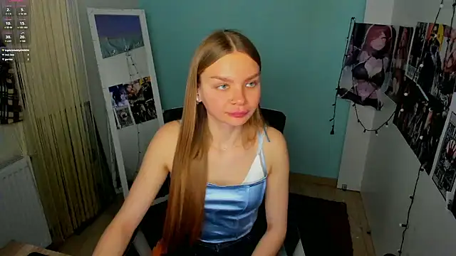 Snapshot of Molly_sweetie chatting on 03/15/25, 10:13 Molly sweetie online show from 03/15/25, 10:13