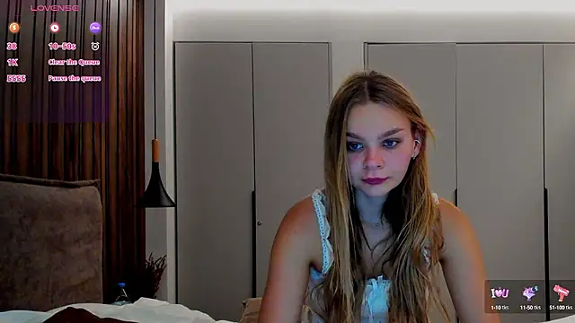 Snapshot of Molly_sweetie chatting on 09/25/25, 06:17 Molly sweetie online show from 09/25/25, 06:17