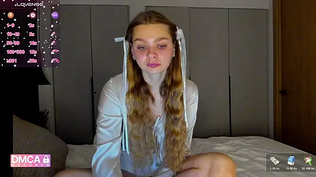 Snapshot of Molly_sweetie chatting on 12/16/25, 07:13 Molly sweetie online show from 12/16/25, 07:13